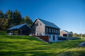 Godo Lodge